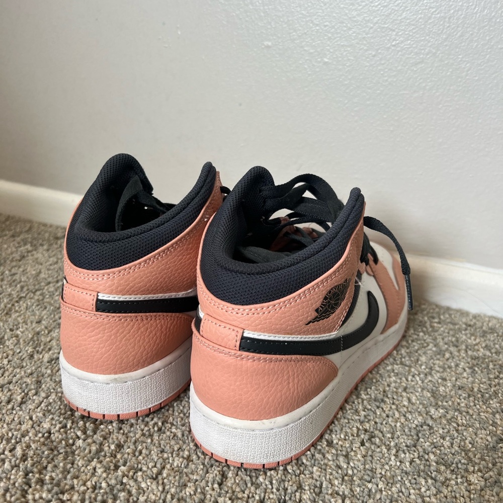 Jordan 1’s - Picture 3 of 5